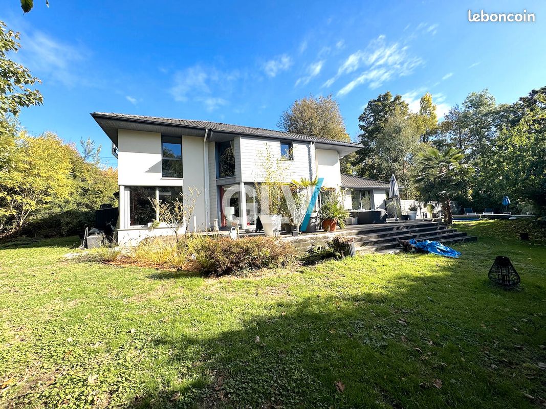 Maison 7 pièces 220 m² · à Cysoing · 220 m² · 749 000 €