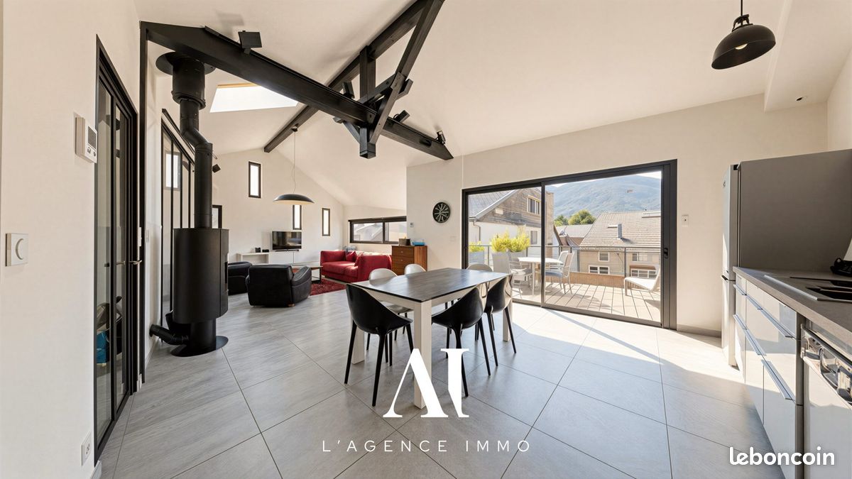 Maison 5 pièces 180 m² · à Divonne-les-Bains · 180 m² · 599 000 €