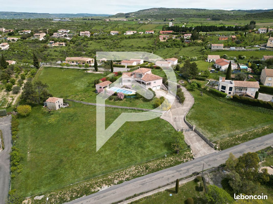 Maison 4 pièces 230 m² · à Villeneuve-de-Berg · 230 m² · 1 080 000 €