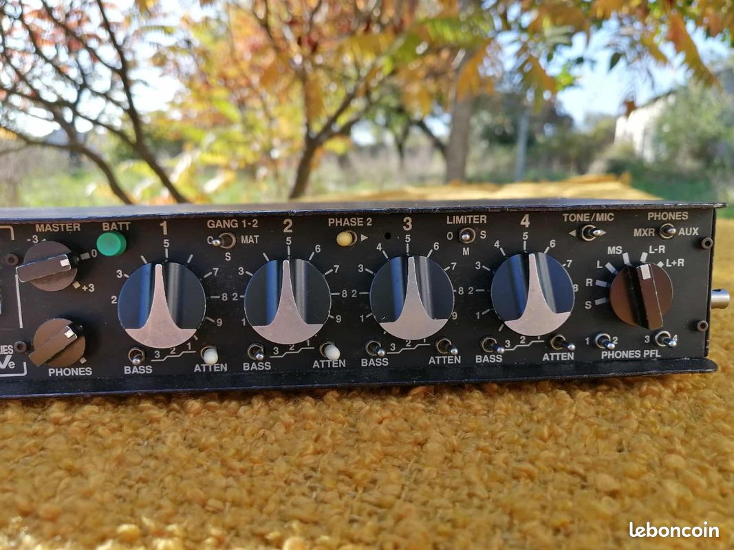 Mixeur Audio SQN-4S Series IV Stéréo Portable Broadcast - En Panne Pour Pièces
