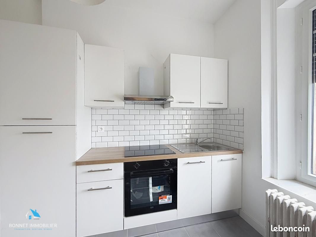 Appartement 5 pièces 103 m² · à Clermont-Ferrand · 103 m² · 990 €