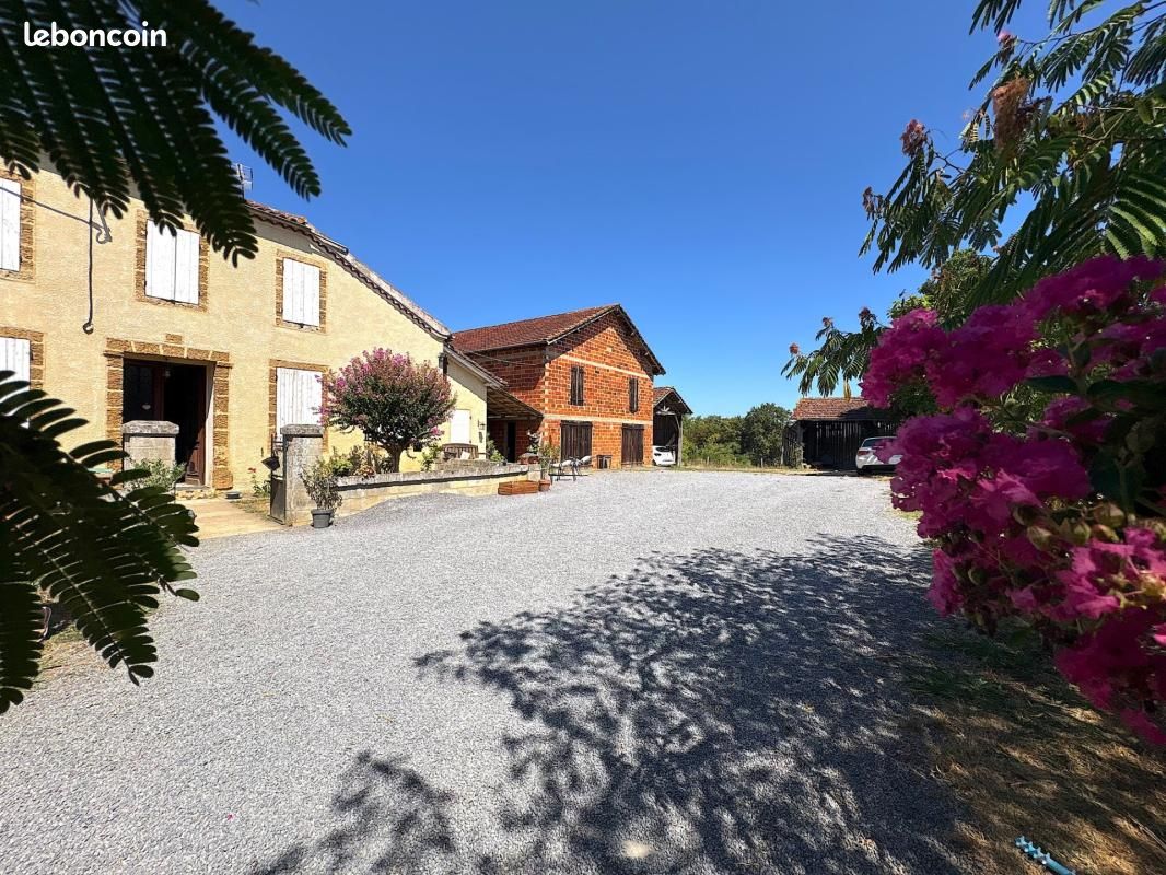 Maison 5 pièces 165 m² · à Le Houga · 165 m² · 215 000 €