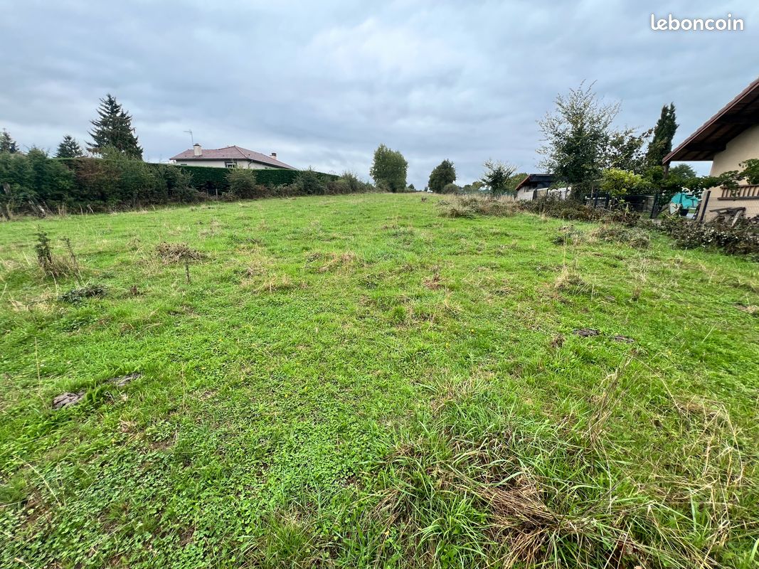 Terrain à batir au calme · à Nervieux · 54 900 €