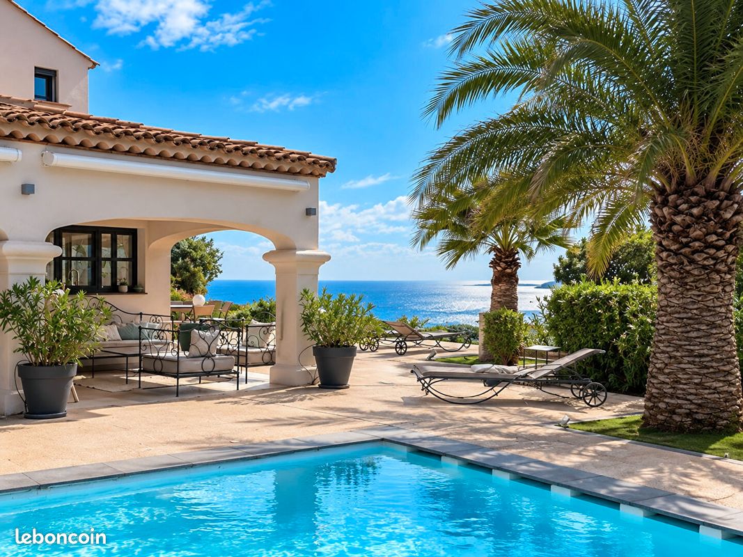 Maison 6 pièces 185 m² · à Roquebrune-sur-Argens · 185 m² · 2 625 000 €