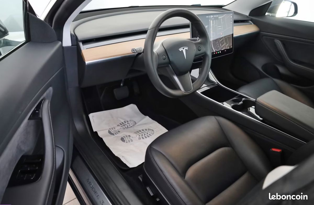 TESLA MODEL 3 Long Range Dual Motor AWD | Autopilot • Caméra 360 • Toit panoramique • 441ch (image 9)