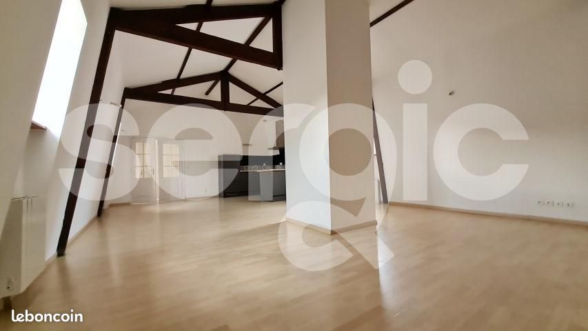 Appartement 4 pièce(s) 96 m²à louer Douai