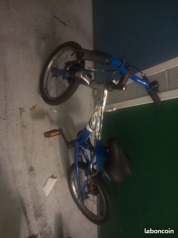 Vélo enfant en l'état (image 1)