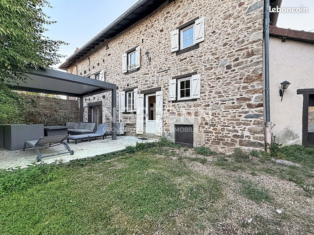 Maison 6 pièces 208 m² · à Saint-Léonard-de-Noblat · 208 m² · 218 500 €