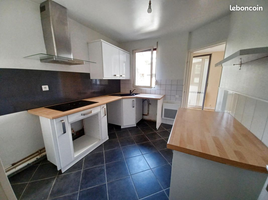 Appartement 3 pièces 79 m² · à Aurillac · 79 m² · 692 €/mois