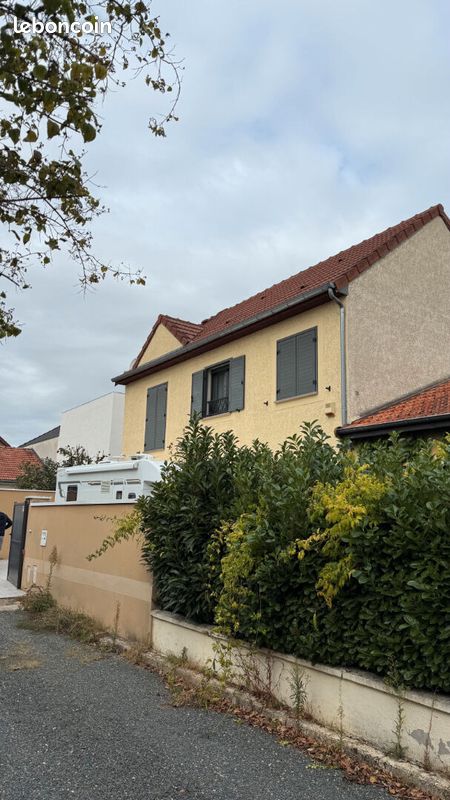 Maison 5 pièces 189 m² · à Thiais · 189 m² · 2 800 €/mois