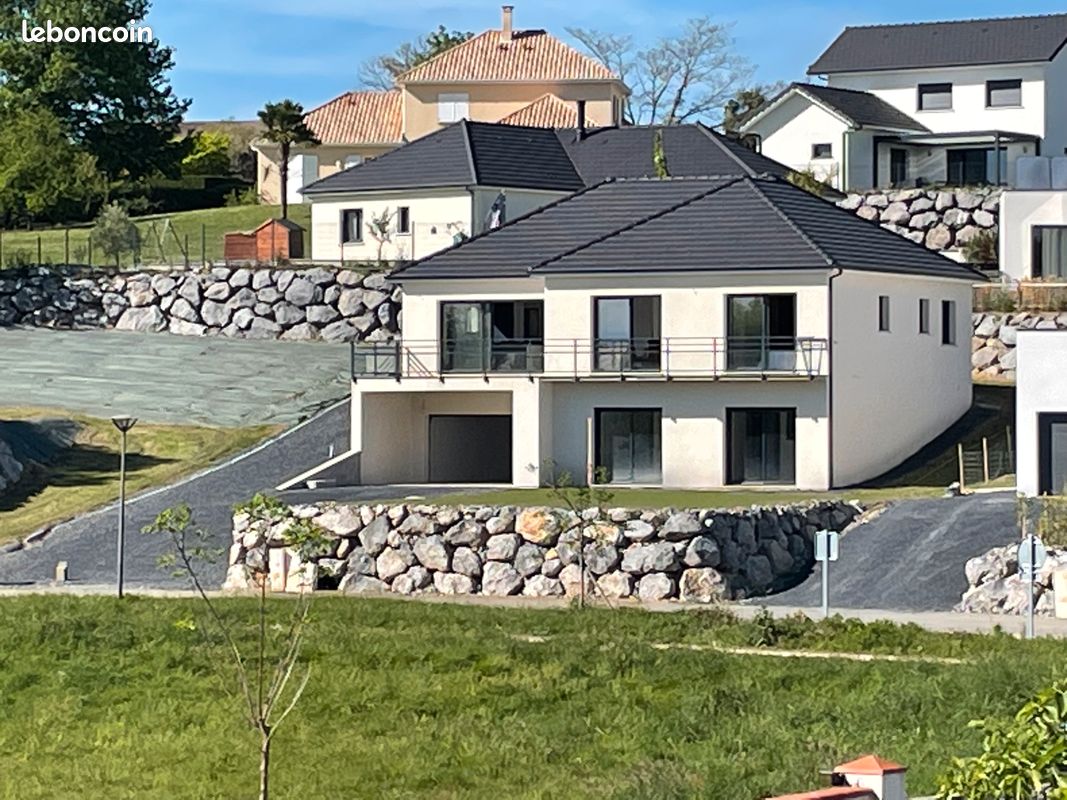 Maison 8 pièces 205 m² · à Sauvagnon · 205 m² · 494 000 €