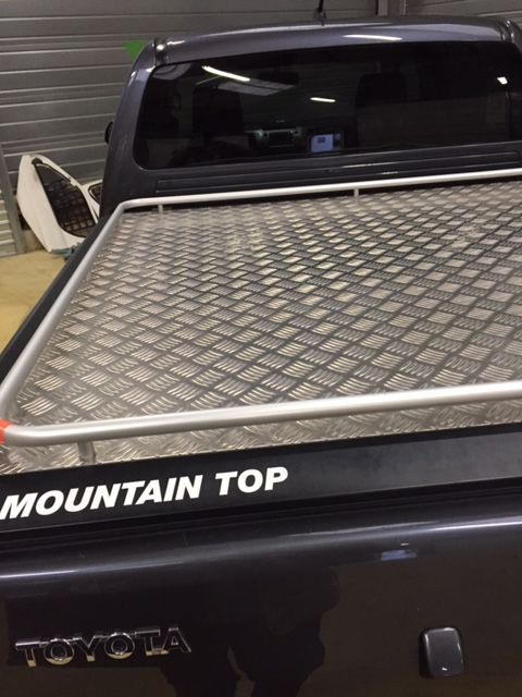 Couvercle de benne « Mountain Top » pour Pickup Toyota Hilux Double Cabine  entre 2011 et 2015 - Équipement auto