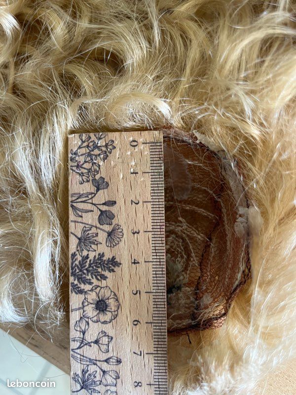 VEND MAGNIFIQUE POSTICHE POUR ANCIENNES POUPEES EN CHEVEUX NATURELS