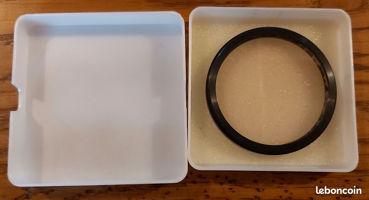 Filtre Coloré Kodak Wratten Bleu Foncé 47 | Edmund Optics