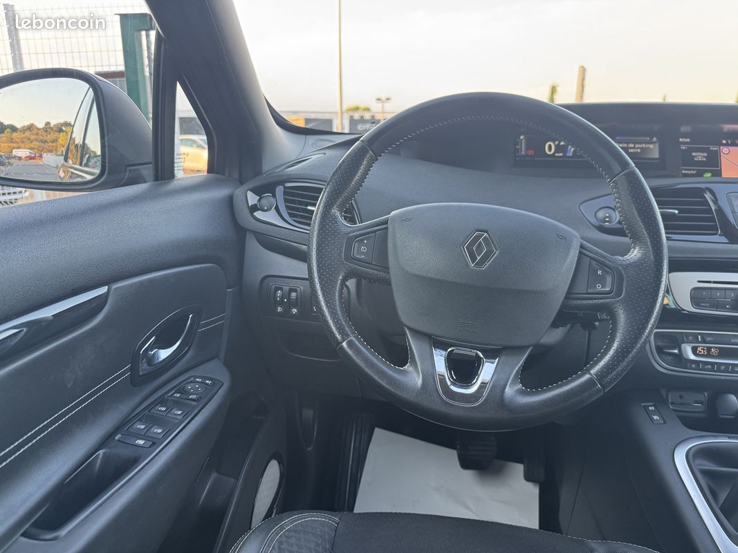Renault SCENIC III 1.5 DCI 110CH BOSE 2015 EDC (image 12)