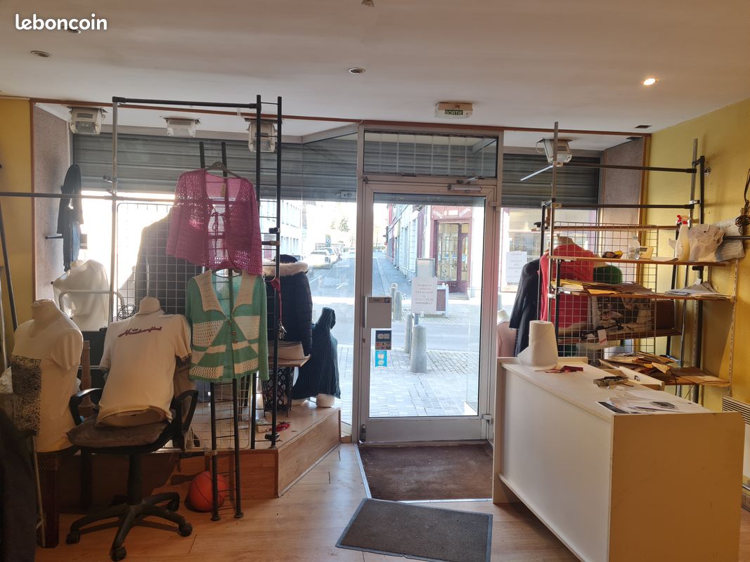 Maison 7 pièces 300 m² · à Guise · 300 m² · 57 000 €