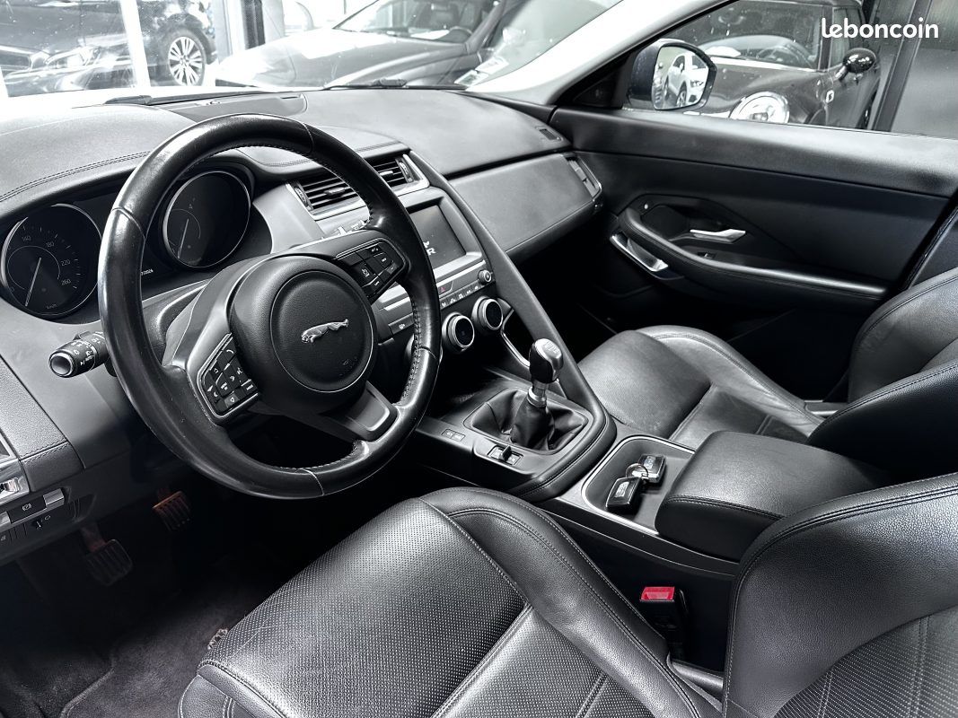Jaguar e-pace jaguar e-pace 2.0d 150cv r-dynamic s 2018 (image 17)