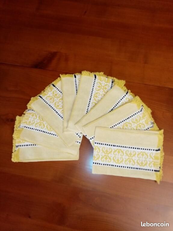 Superbe Ensemble De Linge De Table Basque Vintage - Nappe Et 6 Serviettes En Lin, Des Années 60, Jamais Utilisé !
