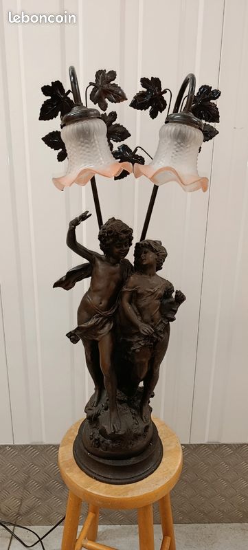 Grande lampe style Art Nouveau – d’après Auguste Moreau – couple d’enfants (image 1)
