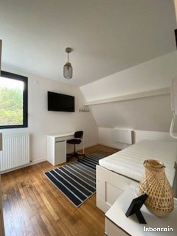 Appartement 1 pièce 9 m² · à Gif-sur-Yvette · 9 m² · 680 €/mois