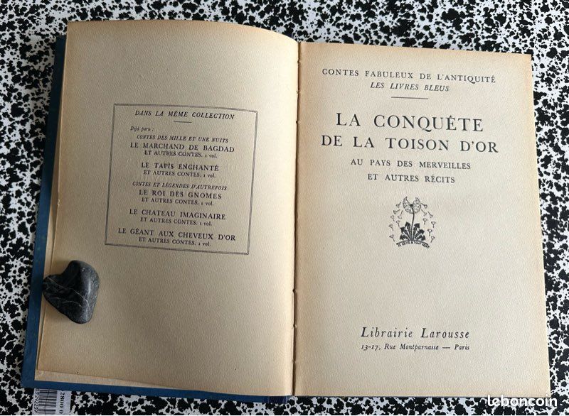 Livre : la conquête de la toison d’or, conte de la Grèce antique et Au pays des Merveilles, les livres bleus de Larousse (image 2)