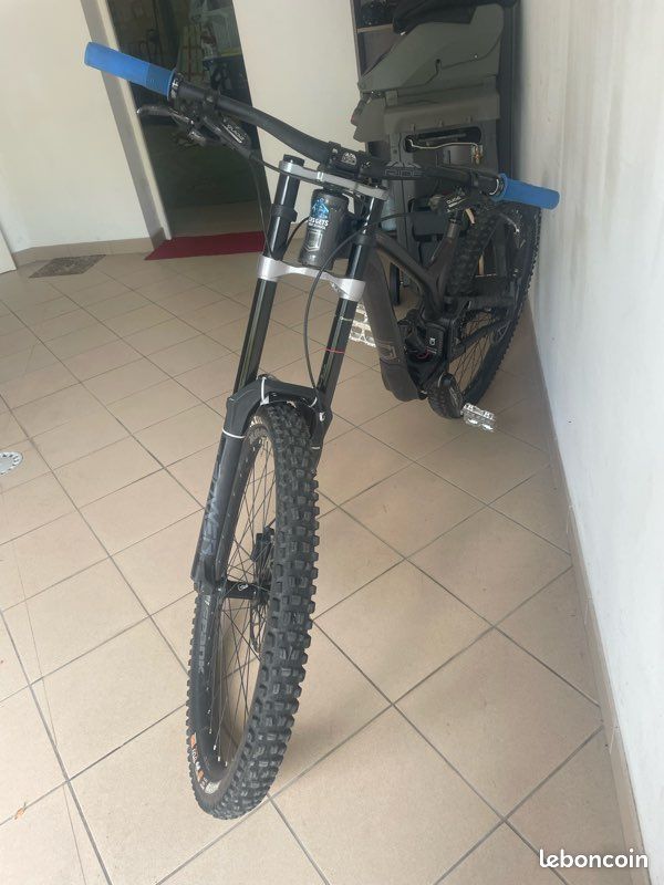 Commencal DH v4 supreme (image 3)