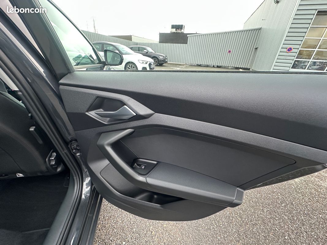 AUDI A1 Sportback 30 TFSI 116 ch S tronic 7 Design (image 26)