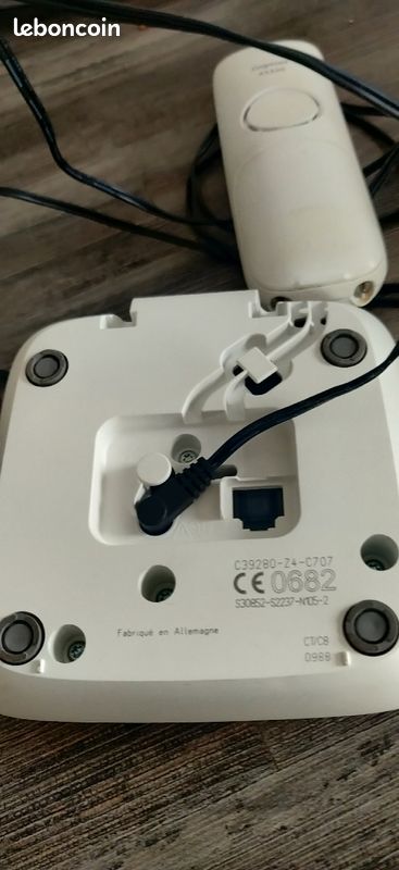 Téléphone touche portatif fixe Gigaset A5320 blanc peu servi 35 euros (image 3)