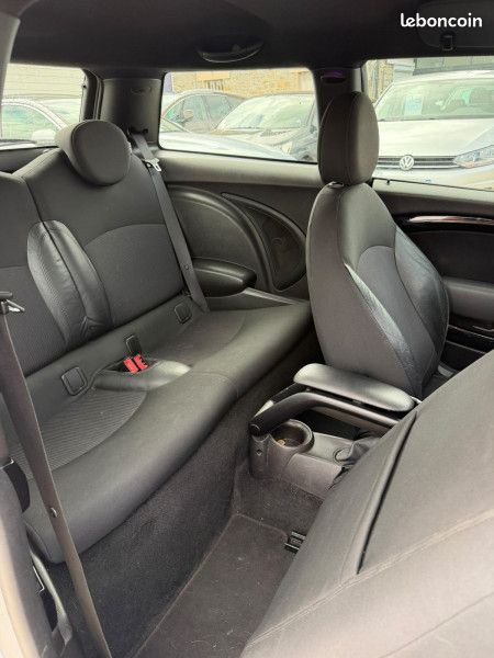 Mini MINI COOPER SD 143CH (image 6)
