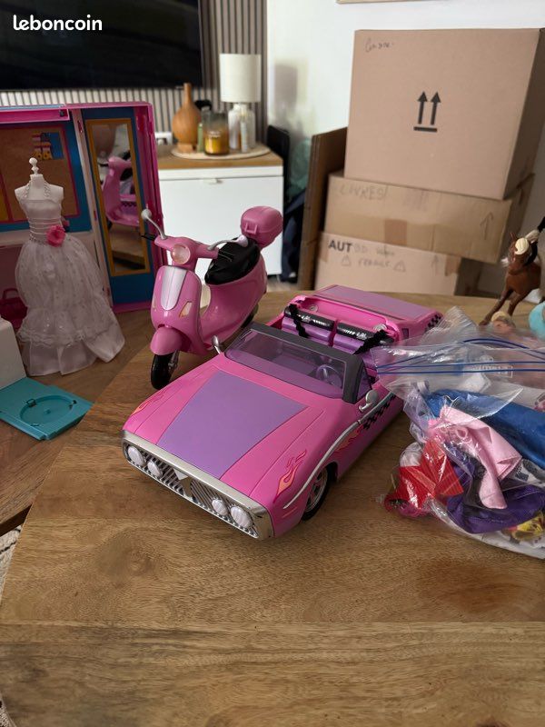 Lot Barbie & LOL Surprise : Avion, Voiture, Dressing, Poupées (image 4)