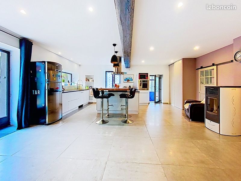 Maison 6 pièces 180 m² · à Belleville-en-Beaujolais · 180 m² · 345 000 €