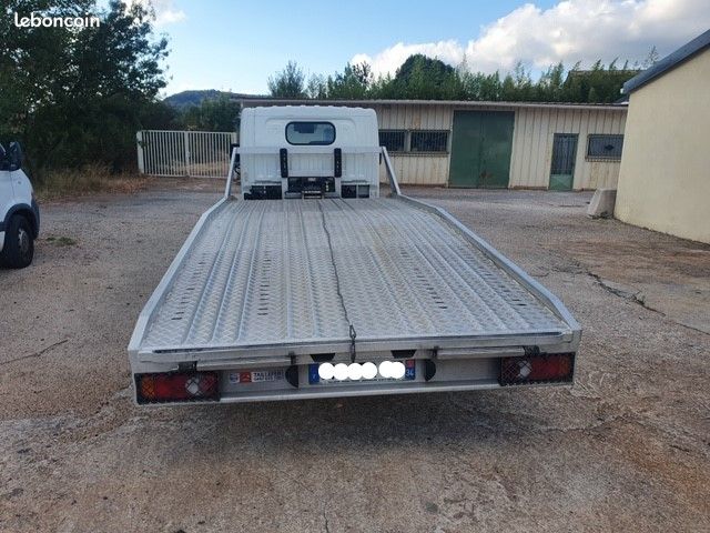 Nissan nt400 cabstar 3.0 td 130 bv6 depanneuse 3.5t (image 3)