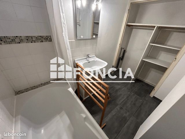 Appartement a louer decines-charpieu - 3 pièce(s) - 54 m2 - Surfyn