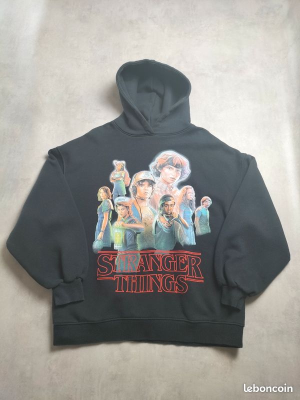 Sweat-shirt 'Stranger Things Netflix TV Series' F4NT4STIC en Noir | ABOUT YOU