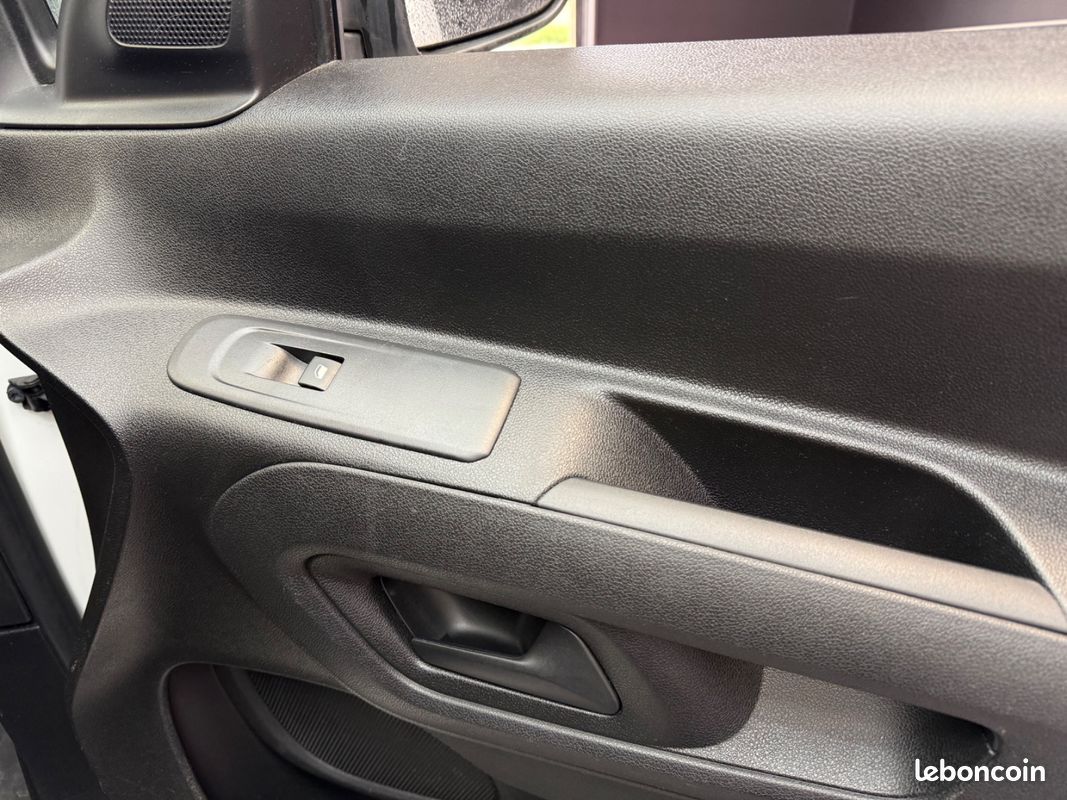 CITROEN BERLINGO Taille M BlueHDi 100 BVM Shine / ENTRETIEN COMPLET (image 45)