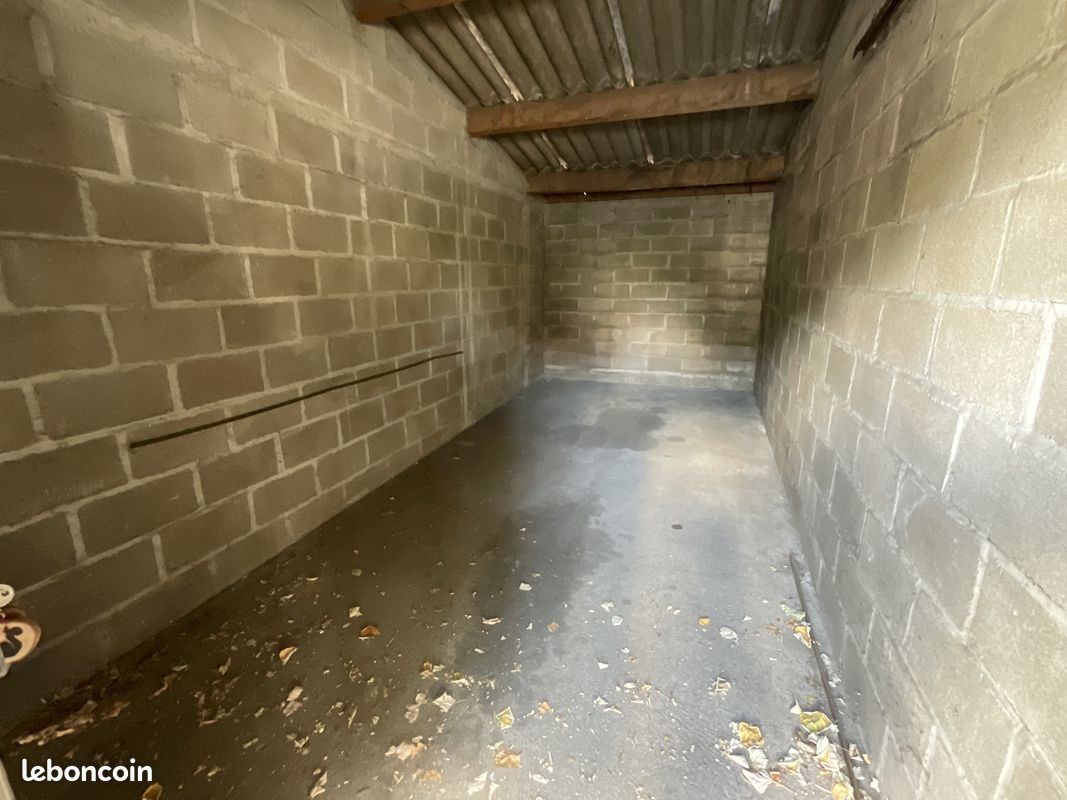 Parking/box Bourges · 50 €/mois