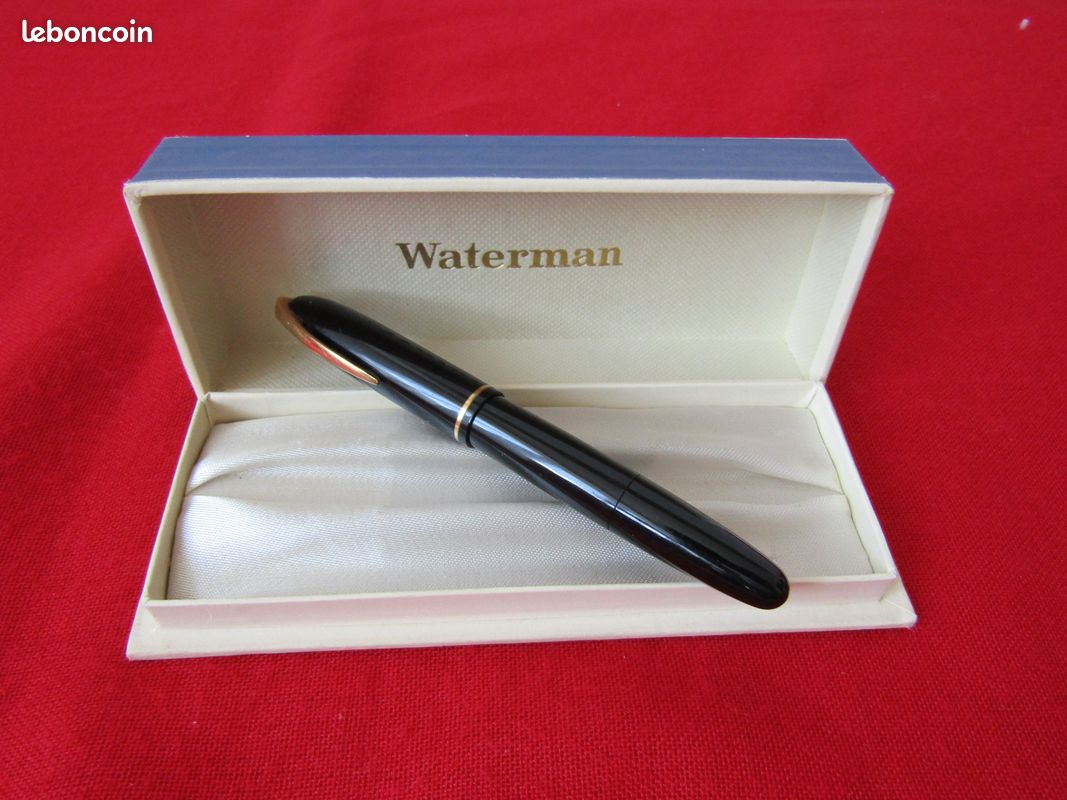 Starlux - Moyen-âge - série 60 - réf 6109 - cavalier avec oriflame cheval blanc Starlux - Moyen-âge - série 60 - réf 6109 - cavalier avec oriflame cheval blanc