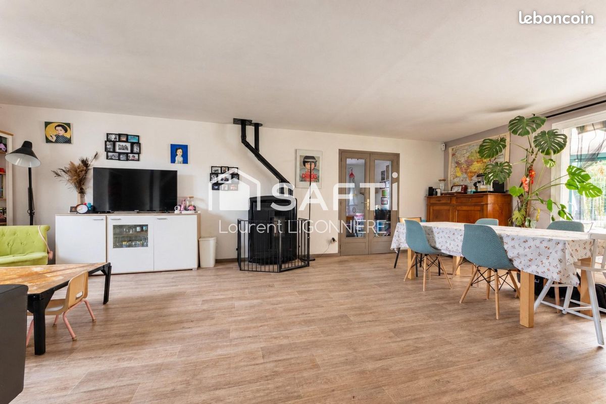 Maison 5 pièces 145 m² · à Santeny · 145 m² · 399 000 €
