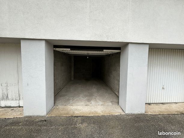 Parking Bourg Les Valence