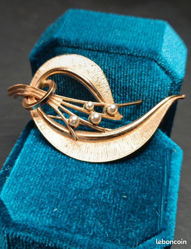 Belle Broche Vintage Plaquée Or, Finement Ajourée - Bijou élégant Et Rétro - Occasion En Parfait état