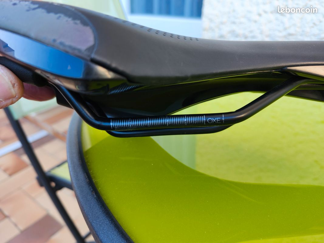Selle De Vélo Ancienne Eagle – En Cuir, à Restaurer, Made In France