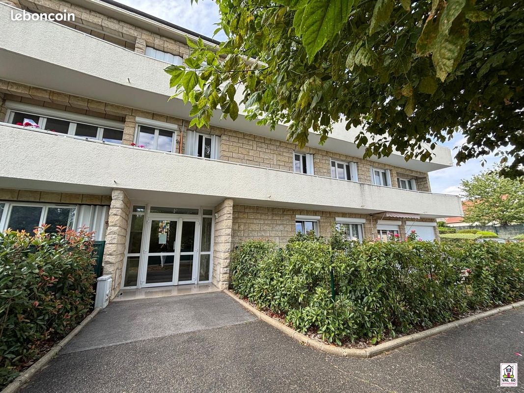 Appartement 1 pièce 27 m² · à Clermont · 27 m² · 70 000 €