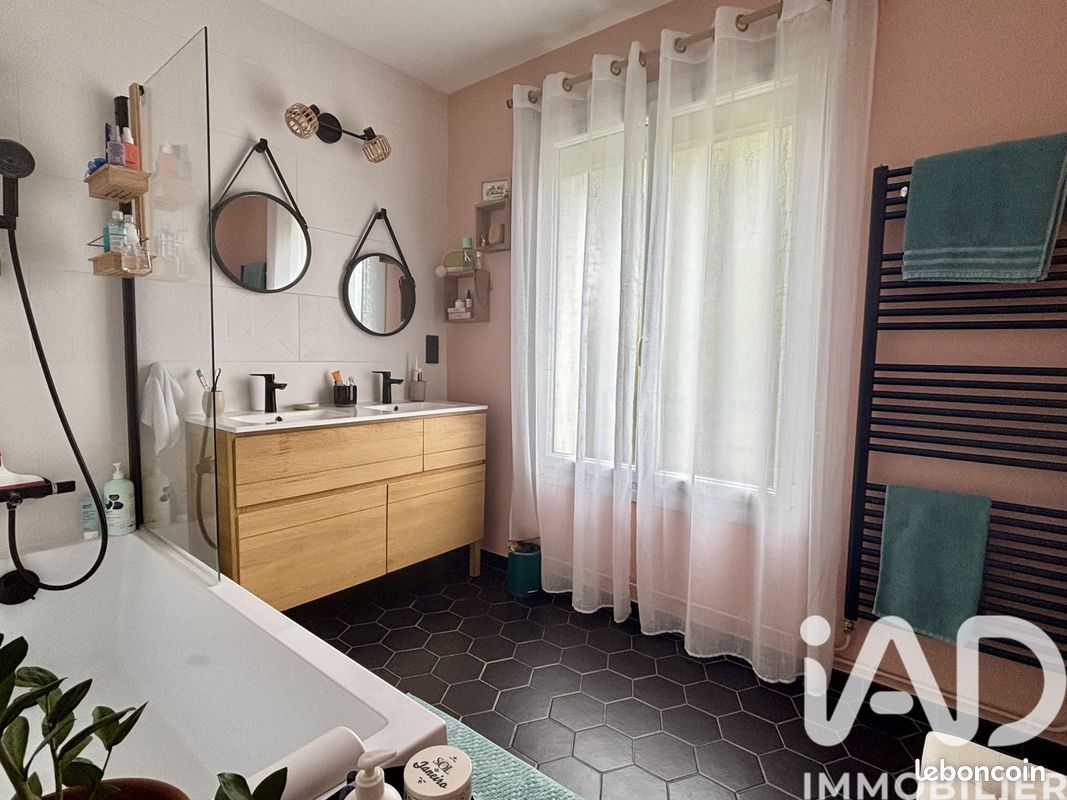 Maison 8 pièces 157 m² · à Tours · 157 m² · 455 000 €