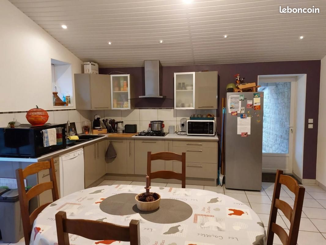 Maison 106 m² Jonzac - Jonzac 17500 (image principale 7)