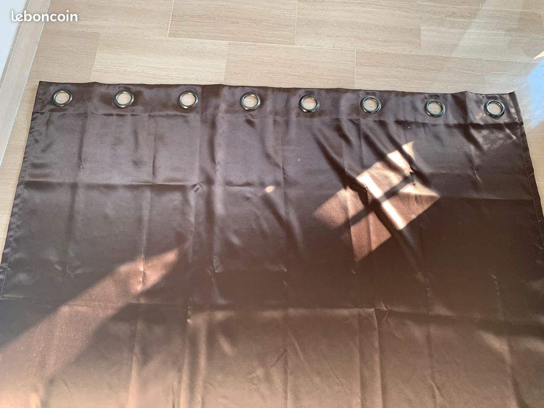 Rideau occultant satin marron (image 1)