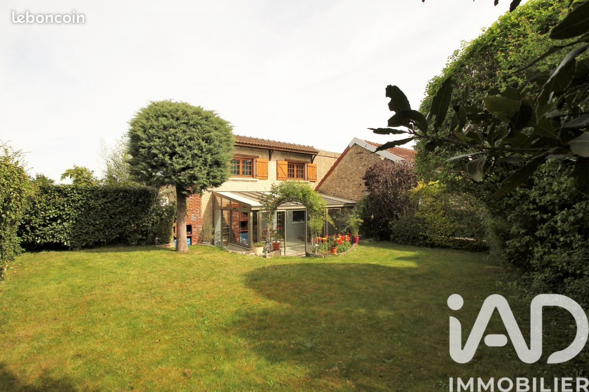 Maison 7 pièces 197 m² · à Villecresnes · 197 m² · 460 000 €