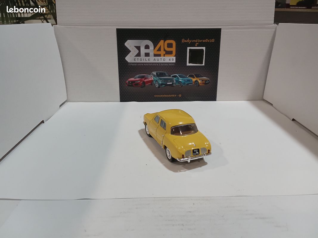 Miniature Renault Dauphine 1976 - Clé Publicitaire - Défaut De Fabrication - Algérie 1/32