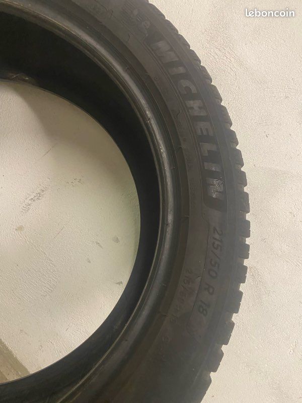 Pneu Michelin 215/50/18 parfait état (image 3)