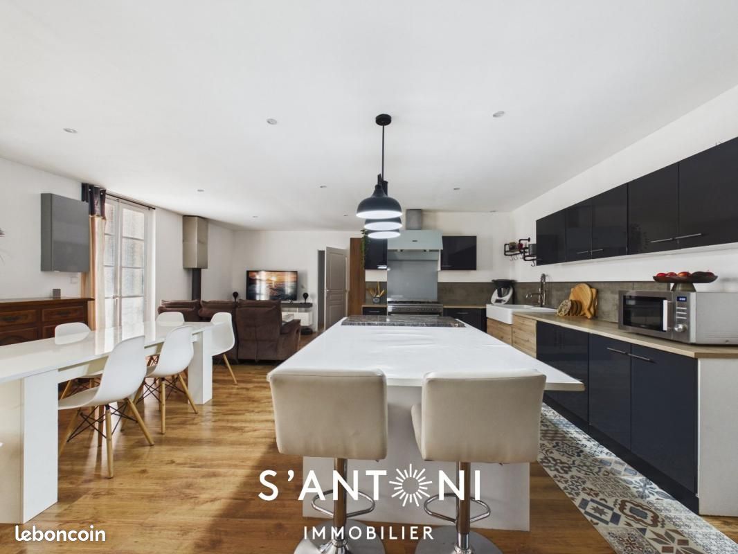 Maison 5 pièces 194 m² · à Servian · 194 m² · 224 000 €