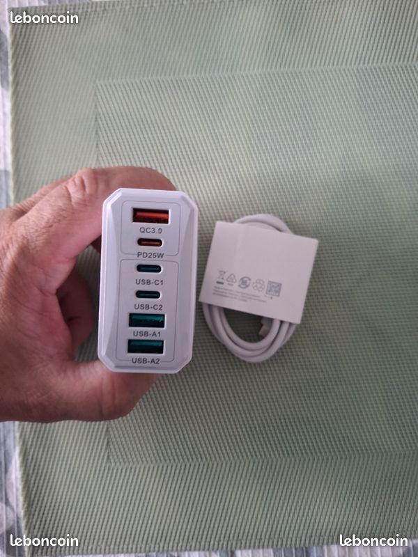 Chargeur rapide multi usb rohs avec cable (image 1)